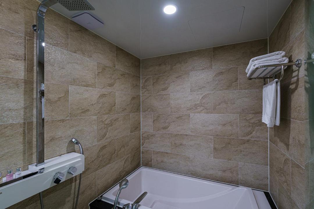 Raonstay in Perla Hotel Jinju Buitenkant foto